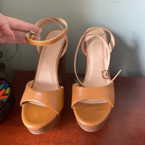 Open Toe Chunky 6” Heels - Picture 6 of 9